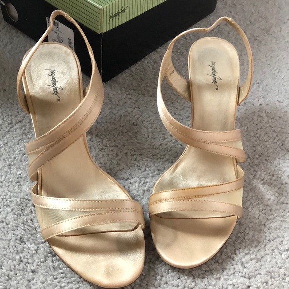 Metallic Gold/Tan Evening Heels - Picture 2 of 4